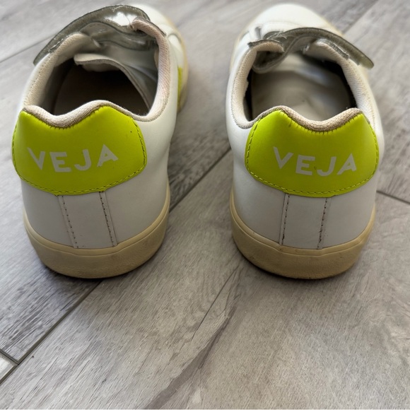 VEJA 3 Lock Leather Sneakers- white/juane fluo (neon yellow) women’s size 38/ 7 - Picture 10 of 11